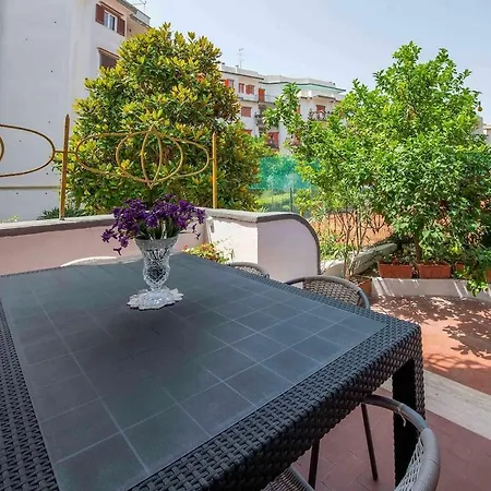 Bianca With Shared Pool * Sorrento