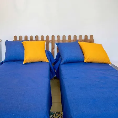 Bianca With Shared Pool Apartman